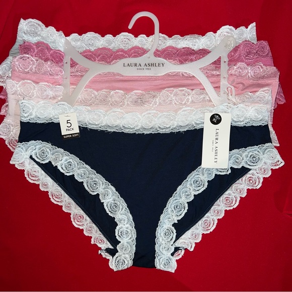 AUTHENTIC (NWT)